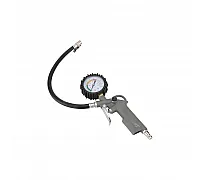 Gun for inflating tires with a pressure gauge