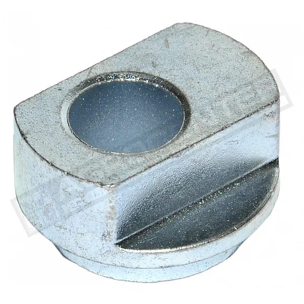 GB0219 Втулка ексцентрикова Kinze-2000 - 1